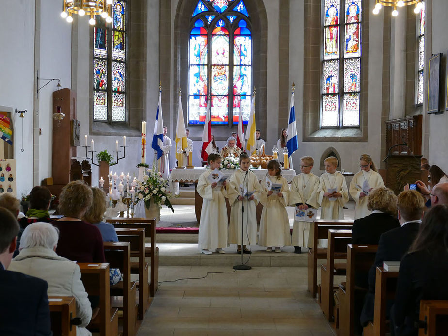 1. Heilige Kommunion in St. Crescentius (Foto: Karl-Franz Thiede)